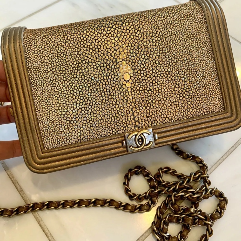 Chanel stingray rare gold bag wallet on a chain